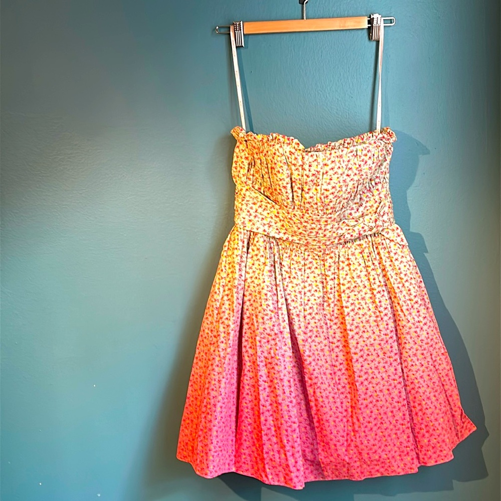 Betsey Johnson Vintage Woman’s Floral Strapless Dress Pink 

Size: 6